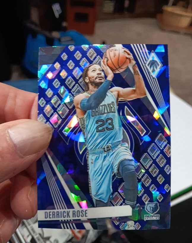 2023-24 Panini Phoenix Blue Ice #31 Derrick Rose — front