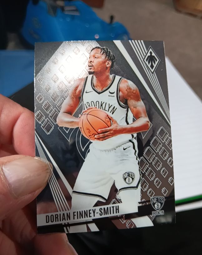 2023-24 Panini Phoenix #223 Dorian Finney-Smith — front