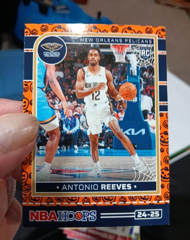 2024-25 Panini Haunted Hoops #247 Antonio Reeves — front