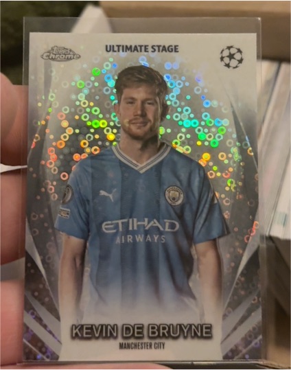 2023-24 Topps UEFA Club Competitions Ultimate Stage Chrome #USC-33 Kevin De Bruyne — front