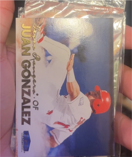 1999 Fleer Tradition #29 Juan Gonzalez — front