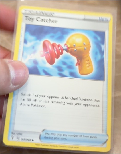 2021 Pokémon Sword & Shield Evolving Skies #163 Toy Catcher — front