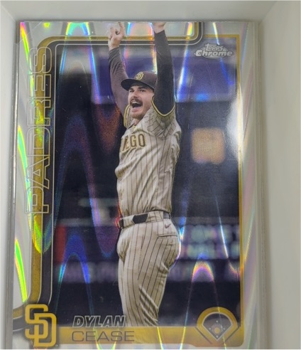 2025 Topps Chrome #212 Dylan Cease — front