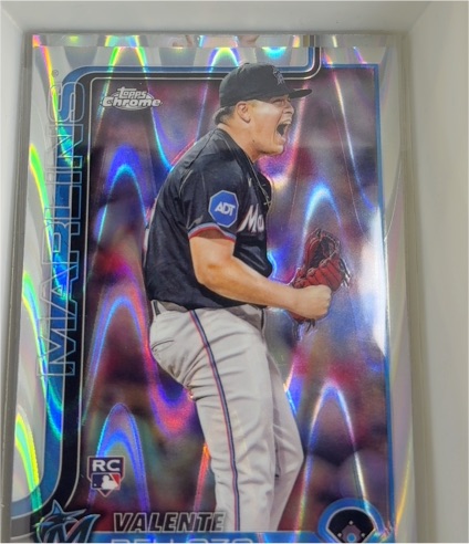 2025 Topps Chrome #122 Valente Bellozo — front