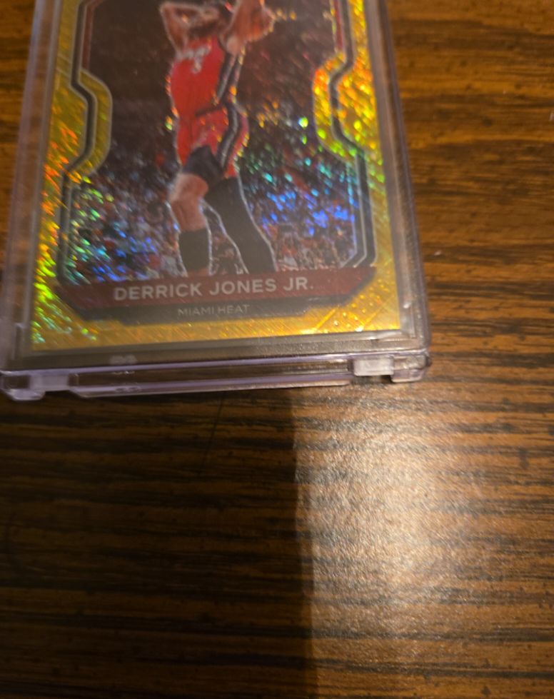 2022-23 Panini Prizm #68 Derrick Jones Jr. — front