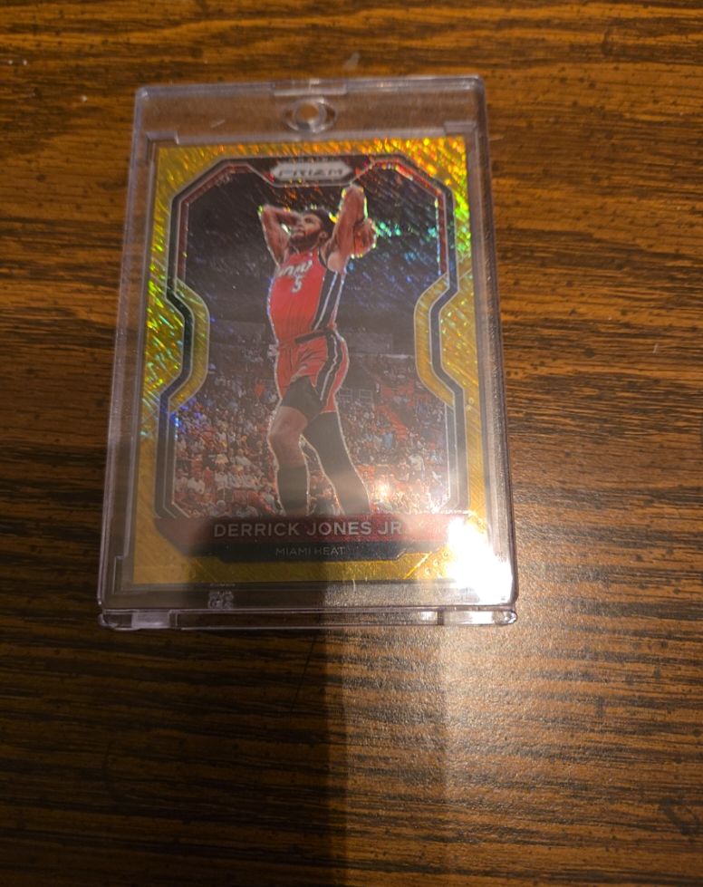 2020-21 Panini Prizm #55 Derrick Jones Jr. — front