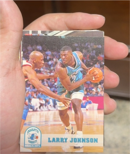 1993-94 Hoops #22 Larry Johnson — front