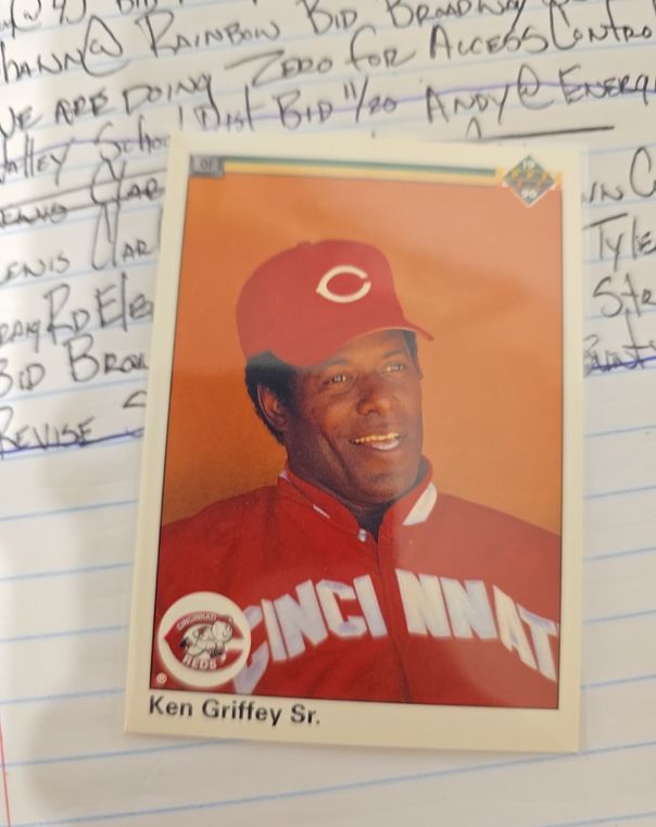 1990 Upper Deck #682 Ken Griffey Sr. — front