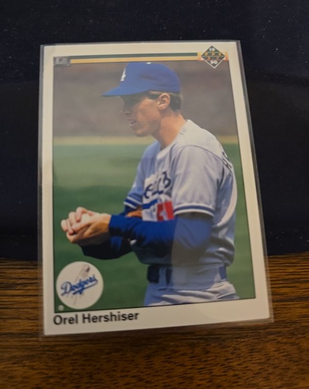 1990 Upper Deck #256 Orel Hershiser — front