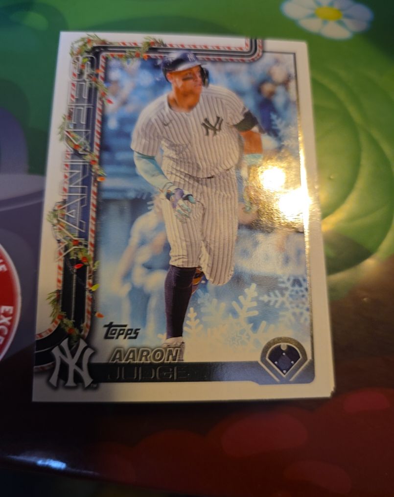 2025 Topps Holiday #H161 Aaron Judge — front