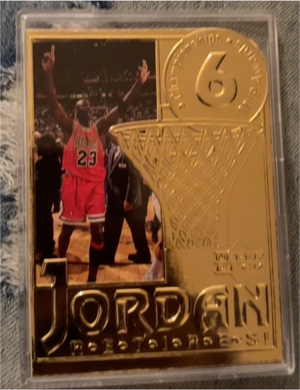 1999 Upper Deck Michael Jordan Retires 22kt Gold #MJO6 — front