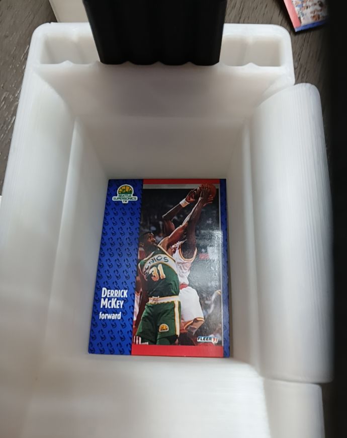 1991-92 Fleer #193 Derrick McKey — front