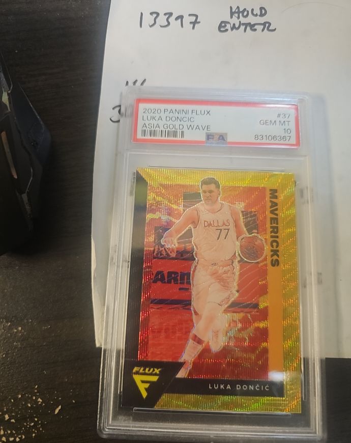 2020 Panini Flux #37 Luka Doncic — front