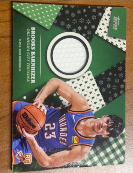 2025-26 Topps Holiday Basketball Brooks Barnhizer Jersey Relic RC — front