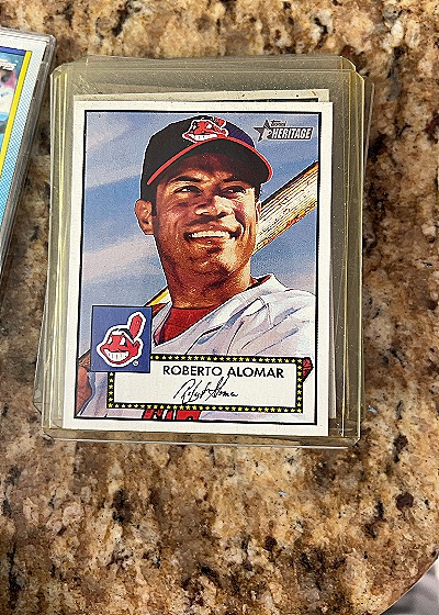 2001 Topps Heritage #219 Roberto Alomar — front