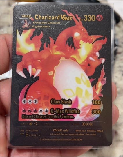 2020 Pokemon VMAX #020/189 Charizard VMAX Gigantamax — front