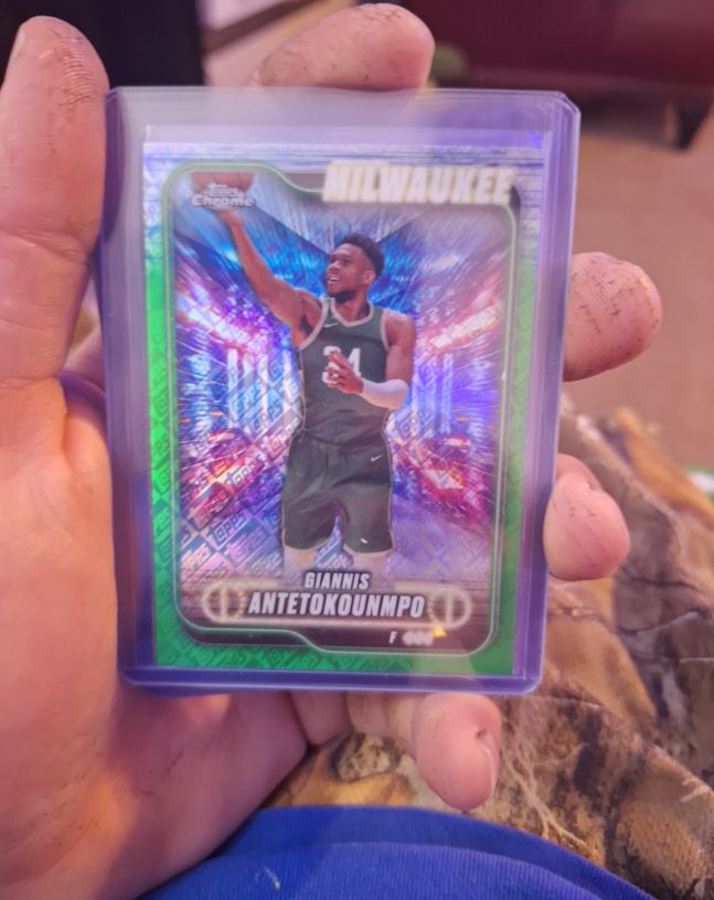 2024-25 Topps Chrome #41 Giannis Antetokounmpo — front