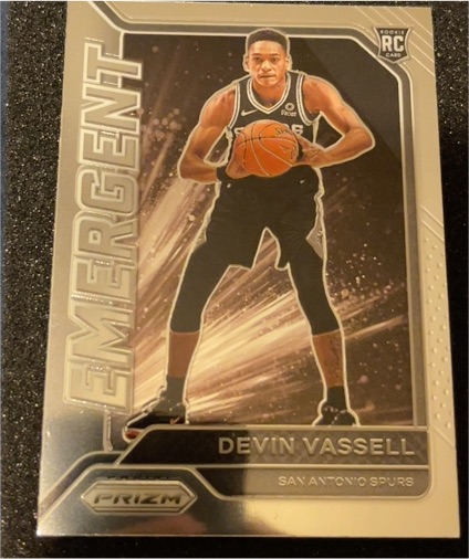 2020-21 Panini Prizm #19 Devin Vassell Emergent RC — front