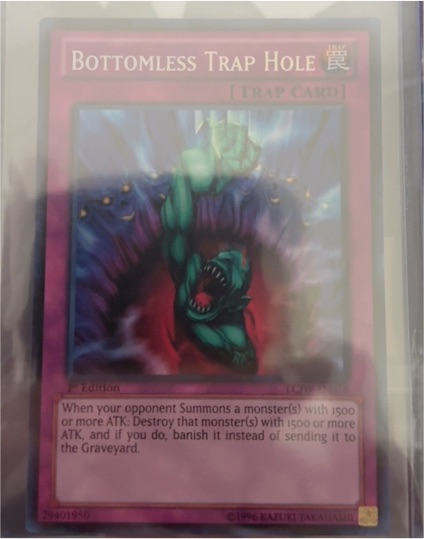 1996 Yu-Gi-Oh! LCYW-EN181 Bottomless Trap Hole — front
