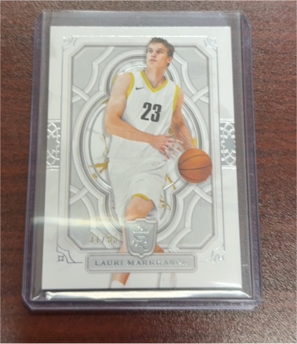 2023-24 Topps Royalty #50 Lauri Markkanen — front