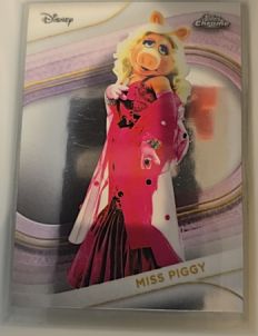 2025 Topps Chrome Disney #123 Miss Piggy — front