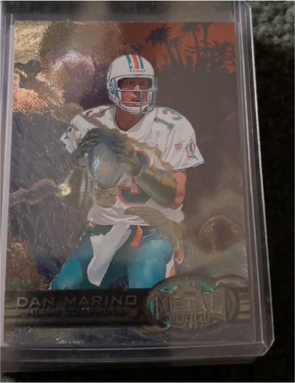 1997 Skybox Metal Universe #140 Dan Marino — front