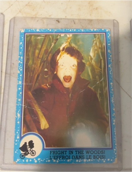 1982 Topps E.T. The Extra-Terrestrial #6 Fright in the Woods — front