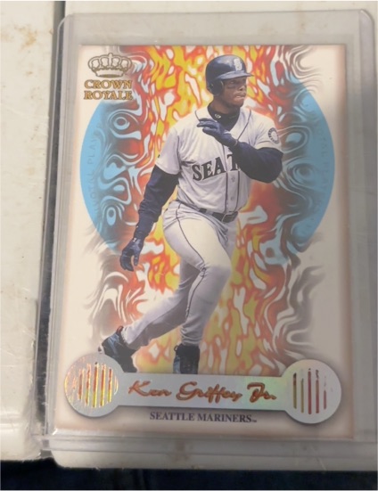 1999 Pacific Crown Royale #11 Ken Griffey Jr. — front