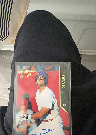 1995 Skybox Baseball #28 Deak — front