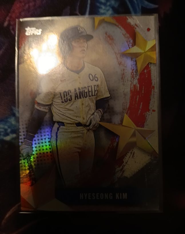 2025 Topps Stars of MLB #SMLB-06 Hyeseong Kim — front