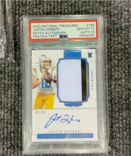 2020 Panini National Treasures #158 Justin Herbert — front