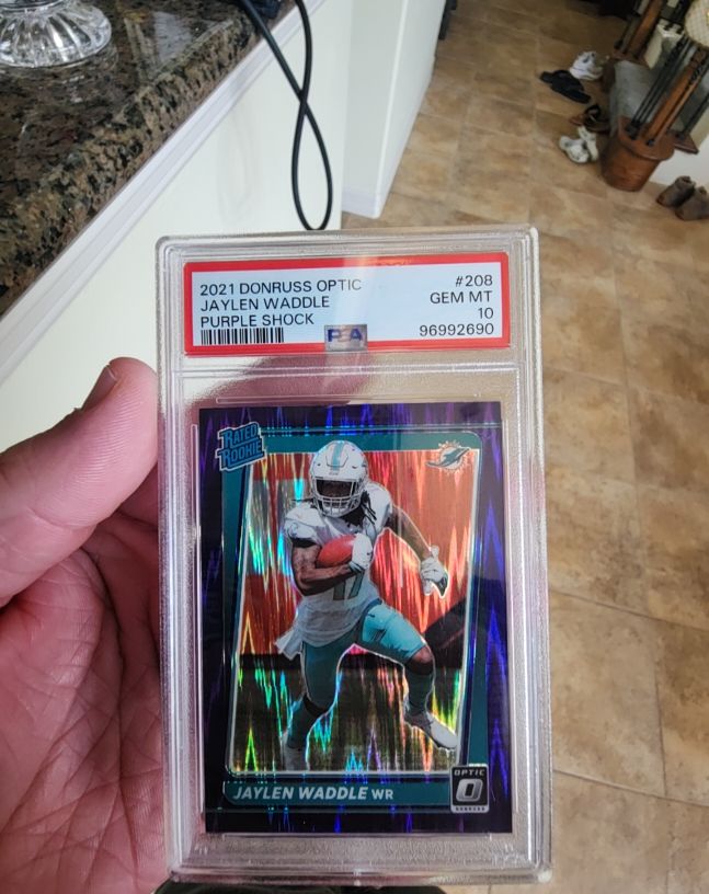 2021 Donruss Optic #208 Jaylen Waddle Purple Shock — front