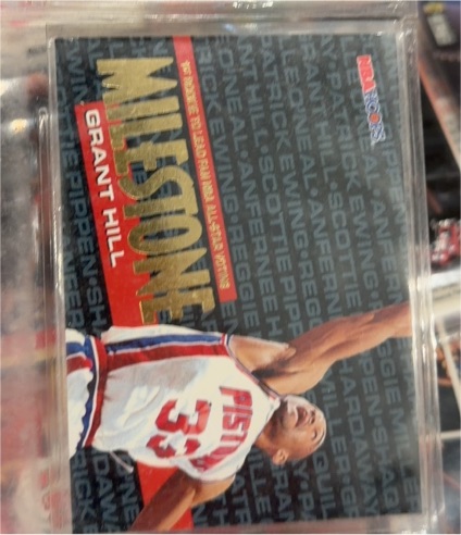 1995-96 Hoops #211 Grant Hill Milestone — front