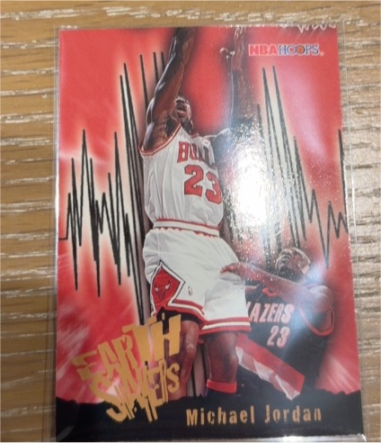 1995-96 Skybox NBA Hoops Earth Shakers #358 Michael Jordan — front
