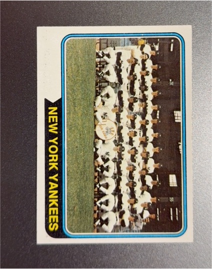 1974 Topps #363 New York Yankees Team — front