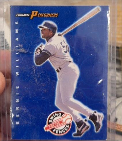 1998 Pinnacle Performers Swing for the Fences #25 Bernie Williams — front