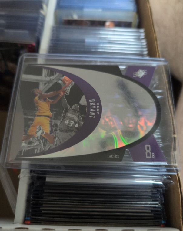 1997 Upper Deck SPx Die-Cut #SPX22 Kobe Bryant — front