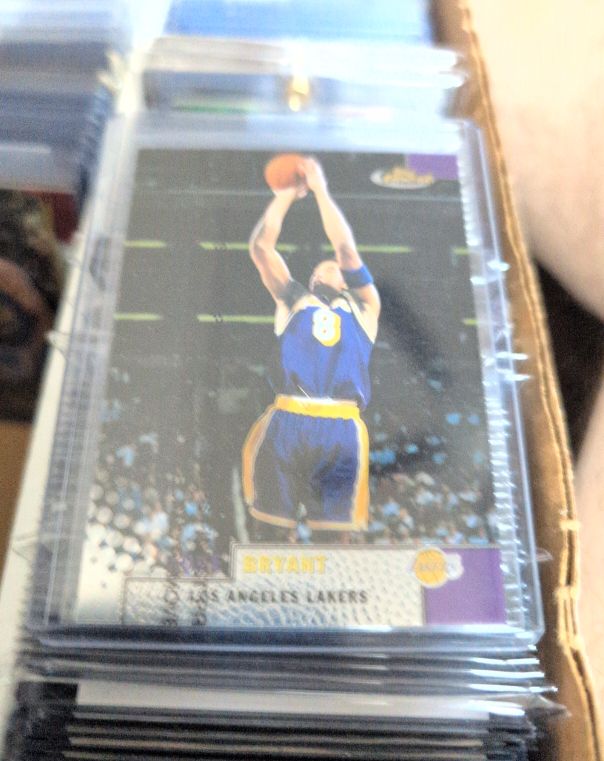1999 Topps Finest #64 Kobe Bryant — front
