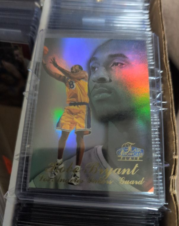 1997-98 Fleer Flair Showcase #18 Kobe Bryant — front
