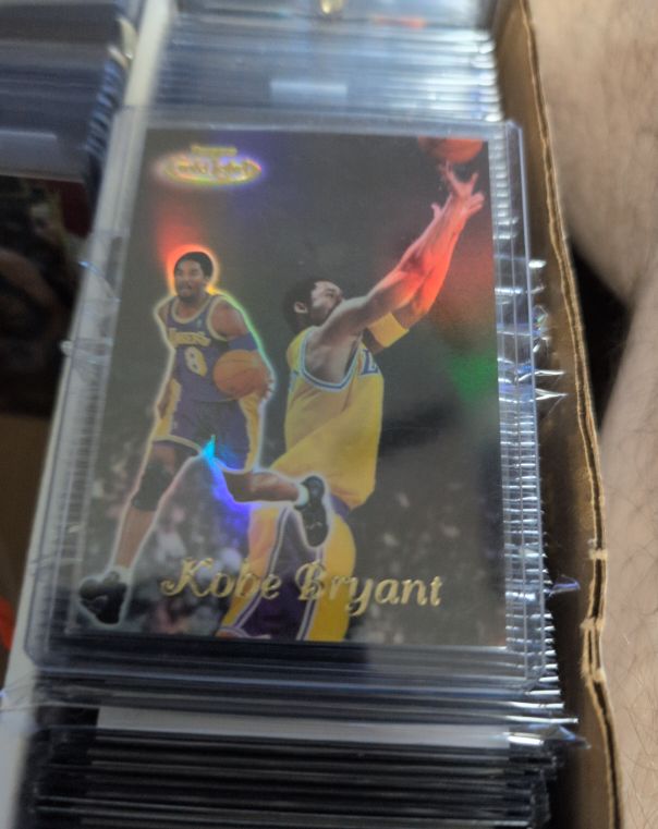 1999 Topps Gold Label #22 Kobe Bryant — front