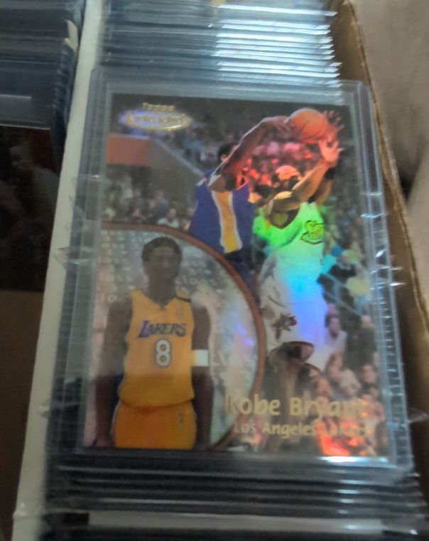 2000 Topps Gold Label #24 Kobe Bryant — front