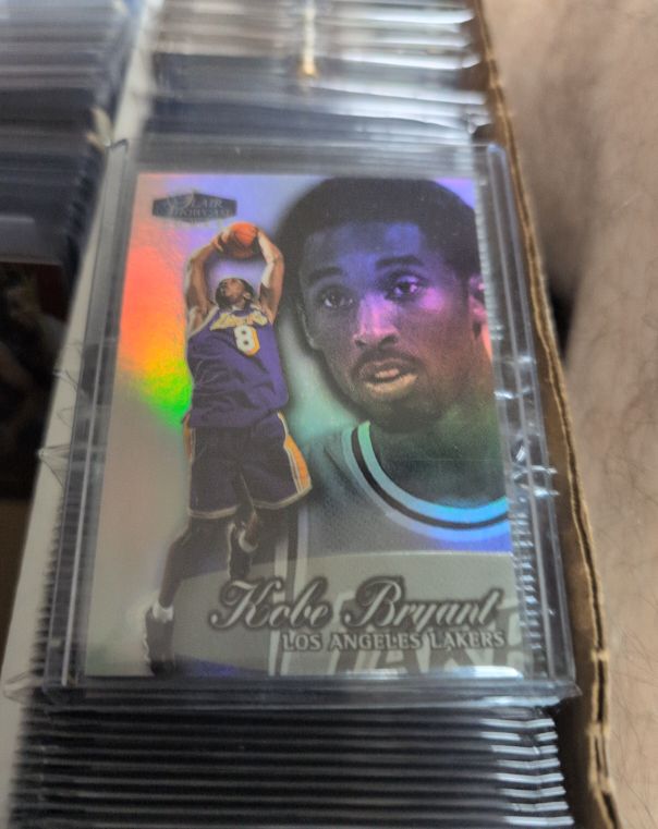 1998-99 Flair Showcase Power #32 Kobe Bryant — front