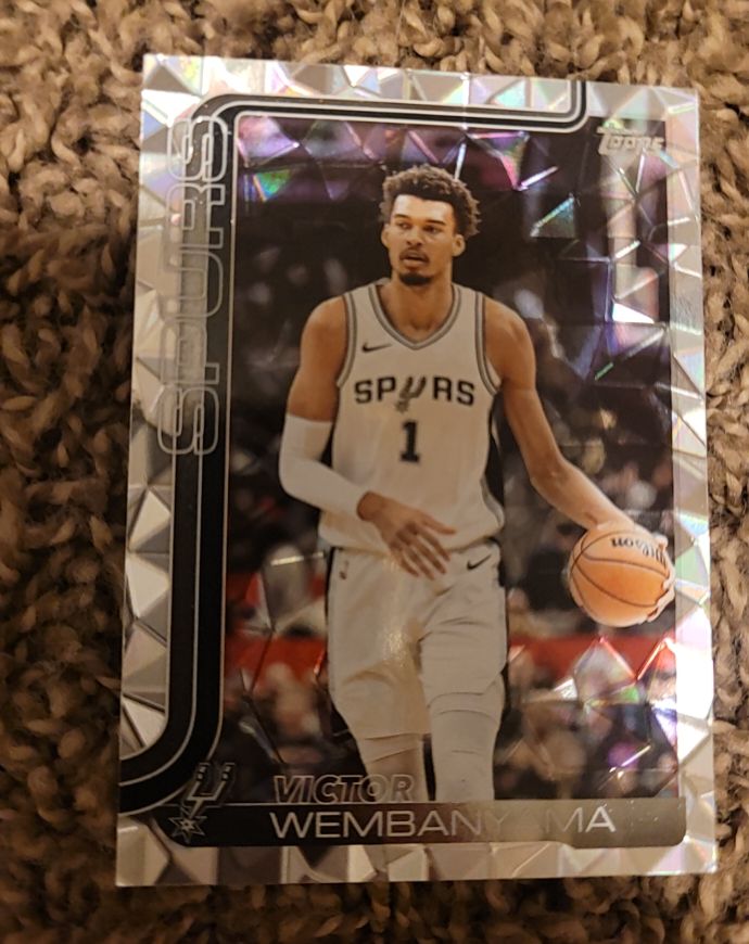 2025-26 Topps Basketball #195 Victor Wembanyama — front