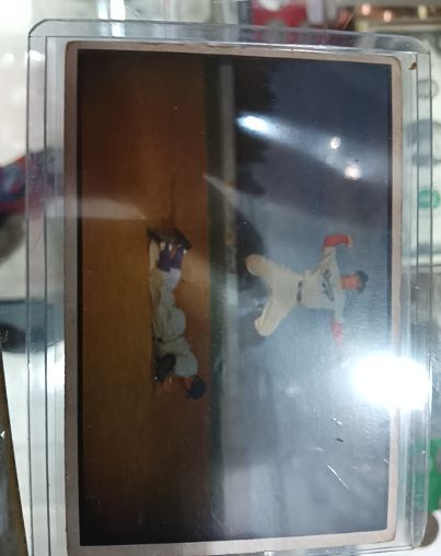1953 Bowman Color #33 Pee Wee Reese — front