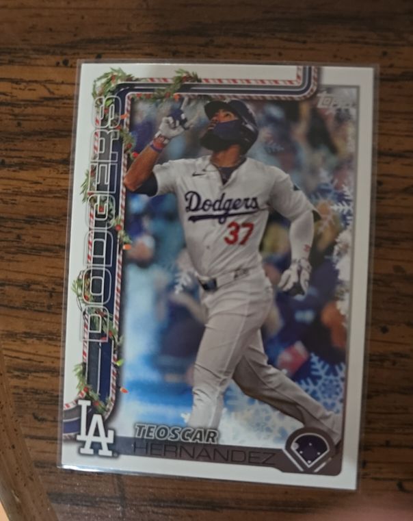 2025 Topps Holiday #H164 Teoscar Hernandez — front