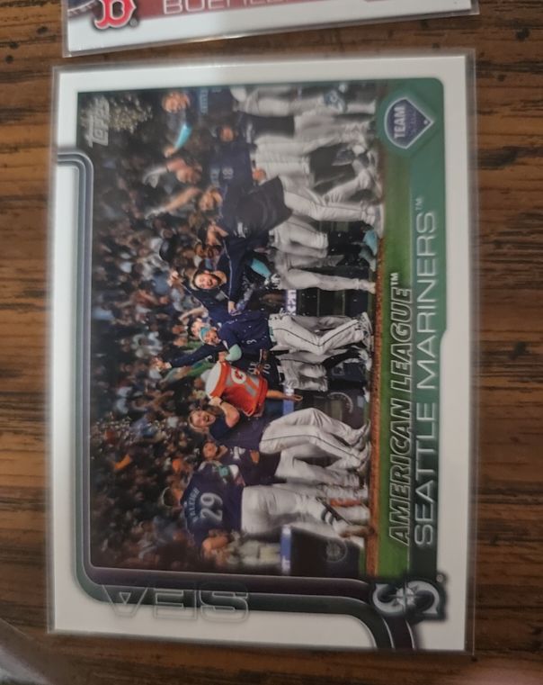 2025 Topps #96 Seattle Mariners Team Card — front