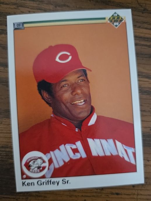 1990 Upper Deck #682 Ken Griffey Sr. — front