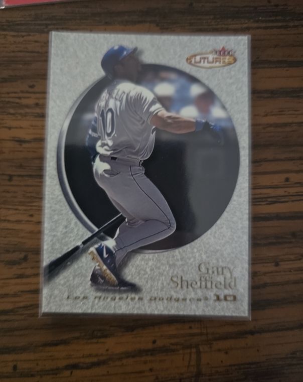 2001 Fleer Futures #180 Gary Sheffield — front