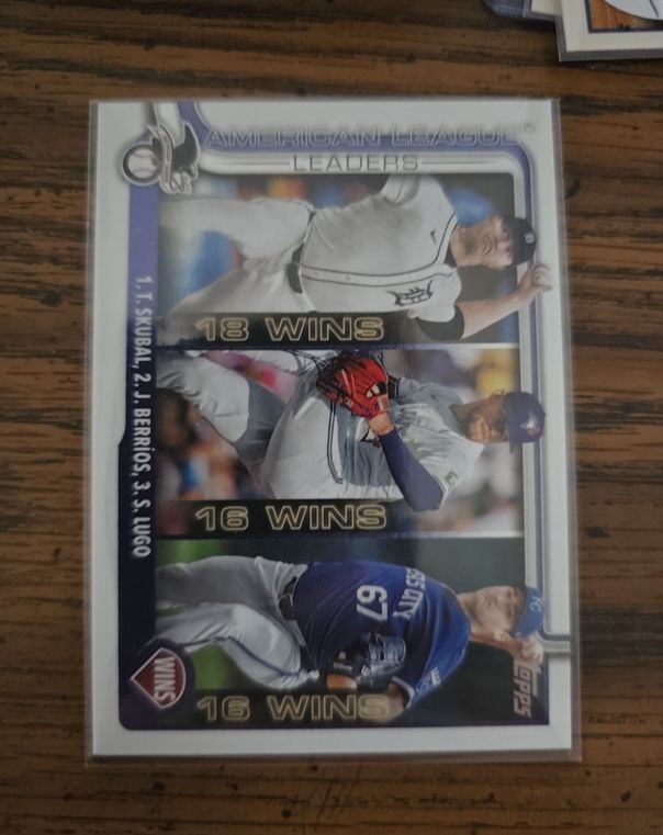 2025 Topps #151 AL Leaders WINS (Tarik Skubal / José Berríos / Seth Lugo) — front