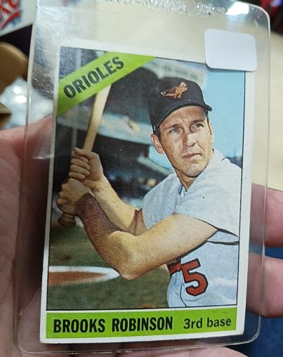 1966 Topps #390 Brooks Robinson — front